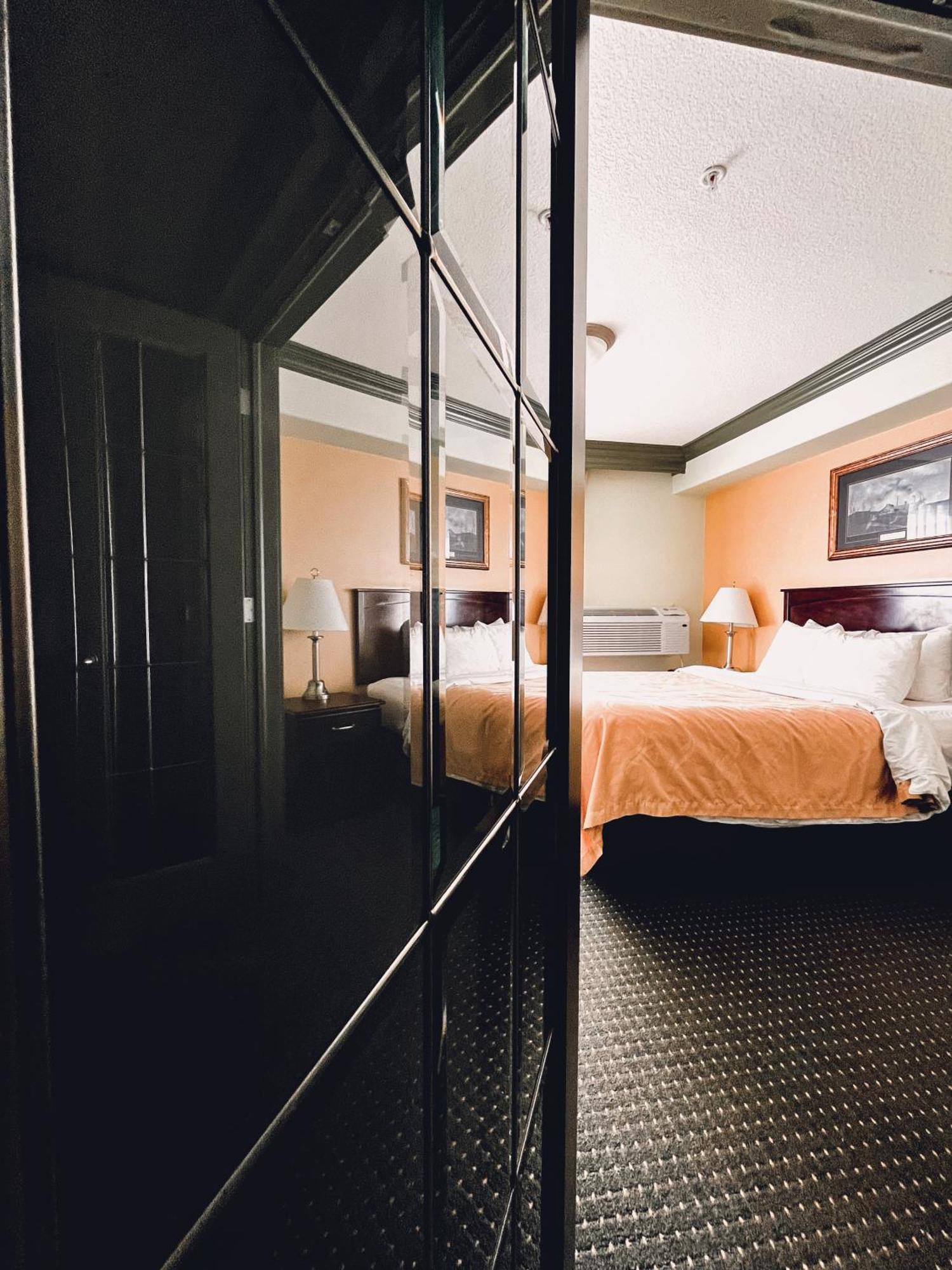Quality Inn & Suites Hinton Zewnętrze zdjęcie