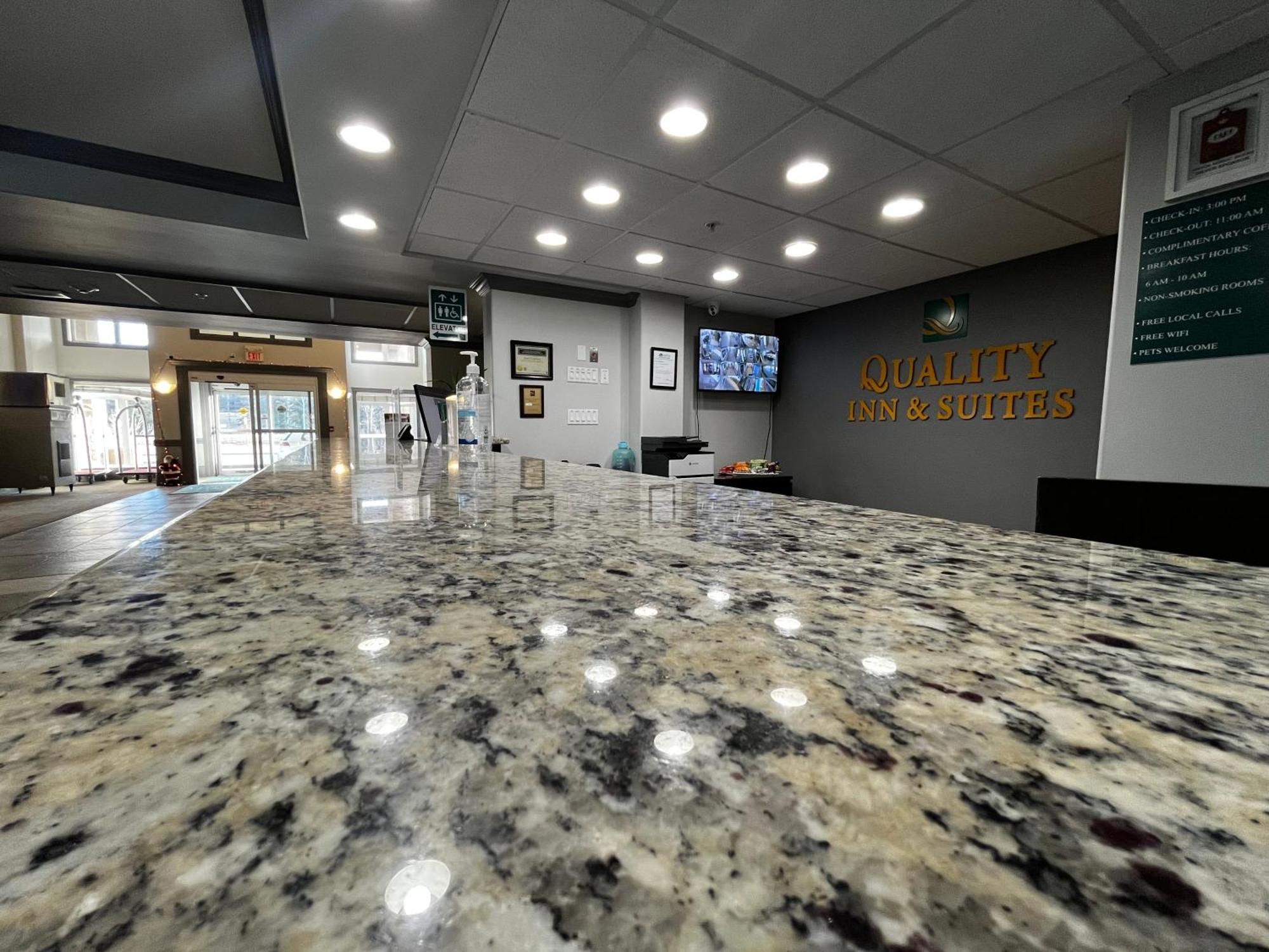 Quality Inn & Suites Hinton Zewnętrze zdjęcie