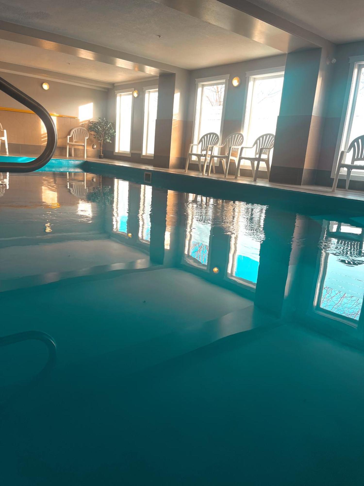 Quality Inn & Suites Hinton Zewnętrze zdjęcie